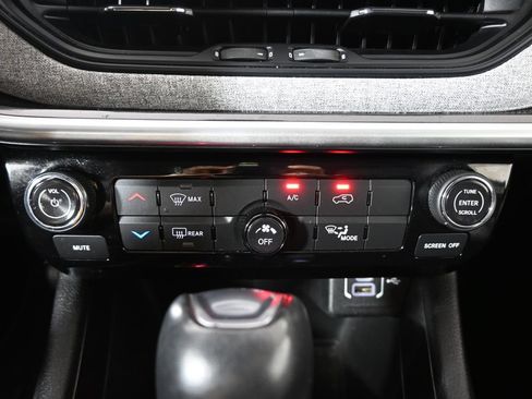 Used 2022 Jeep Compass Latitude AWD/4WD image 29