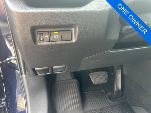 Used 2025 Toyota RAV4 XLE FWD image 11
