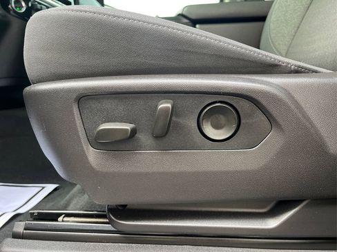 Used 2024 Chevrolet Silverado 1500 LT image 19