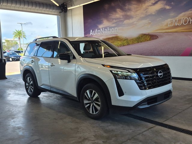 Used 2026 Nissan Pathfinder SL FWD image 3