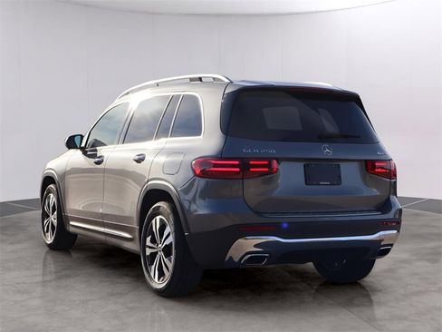 New 2026 Mercedes-Benz GLB 250 4MATIC image 7