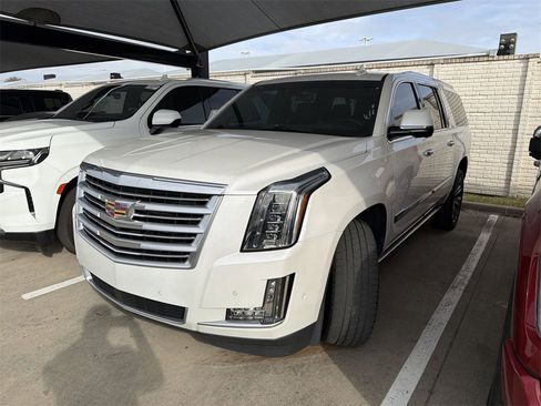 Used 2020 Cadillac Escalade ESV Platinum image 1