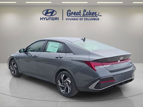 New 2026 Hyundai Elantra Limited FWD image 3