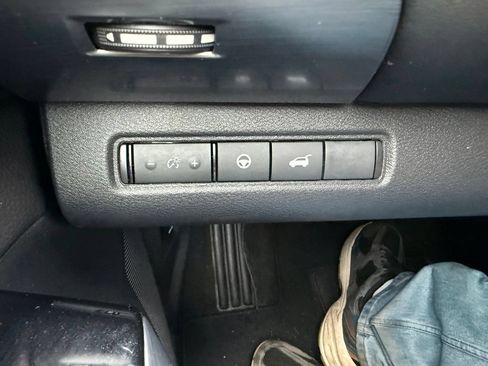 Used 2026 Nissan Pathfinder SL AWD/4WD image 7
