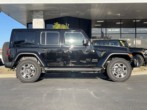 New 2026 Jeep Wrangler Unlimited Sahara AWD/4WD image 4