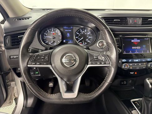 Used 2018 Nissan Rogue SV FWD image 15