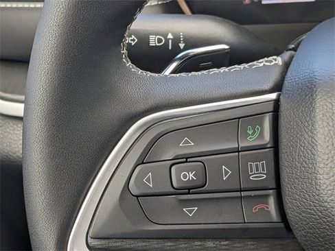 New 2025 Jeep Grand Cherokee Laredo w/ Luxury Tech Group I image 23