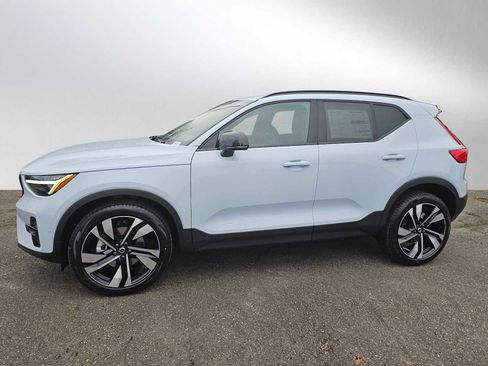 New 2026 Volvo XC40 B5 Plus w/ Protection Package Premier image 6