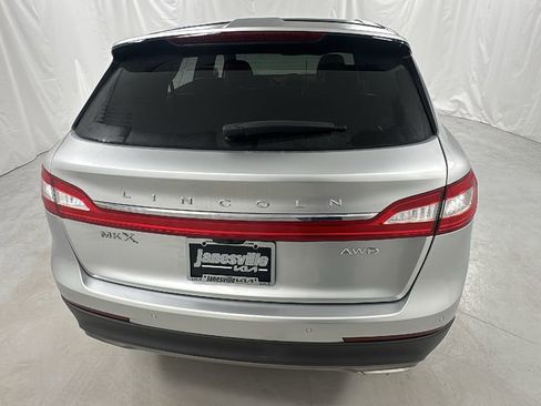Used 2016 Lincoln MKX Reserve w/ Climate Package image 4