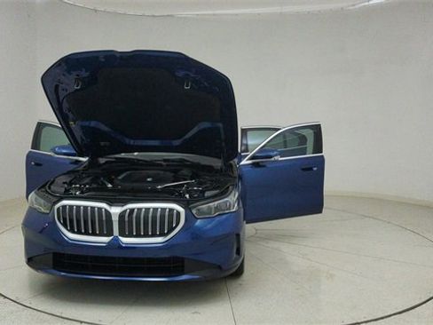 Used 2025 BMW 540i xDrive image 71