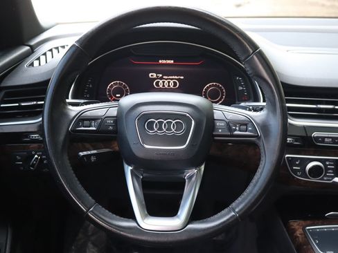 Used 2017 Audi Q7 3.0T Premium Plus w/ Premium Plus Package AWD/4WD image 18