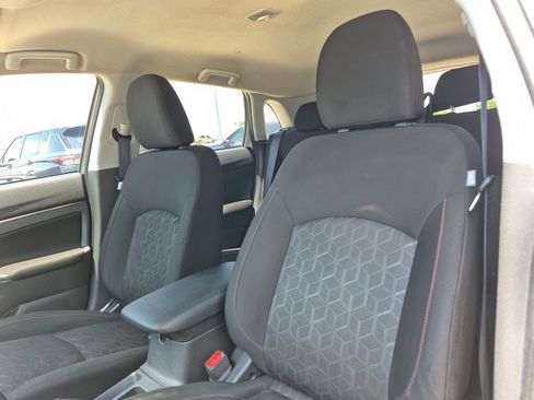 Used 2021 Mitsubishi Outlander Sport LE FWD image 60