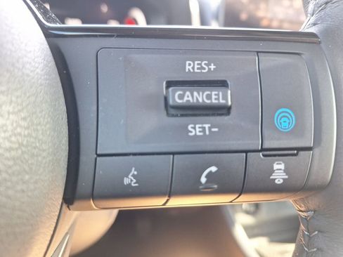 Used 2024 Nissan Rogue SL w/ SL Premium Package image 14