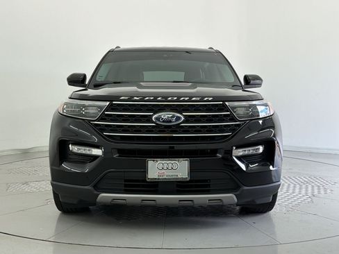 Used 2023 Ford Explorer XLT w/ Equipment Group 202A RWD image 6