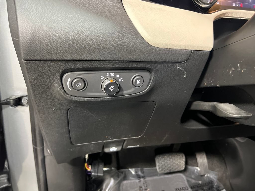 Used 2023 Buick Encore GX Preferred w/ Cold Weather Comfort Package FWD image 21