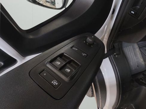 Used 2025 RAM ProMaster 2500 w/ Convenience Group FWD image 14