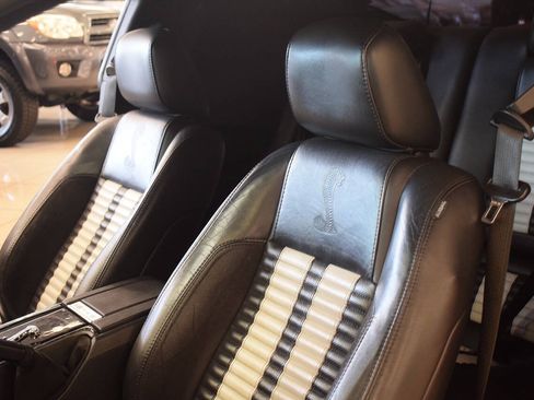Used 2011 Ford Mustang Shelby GT500 RWD image 91