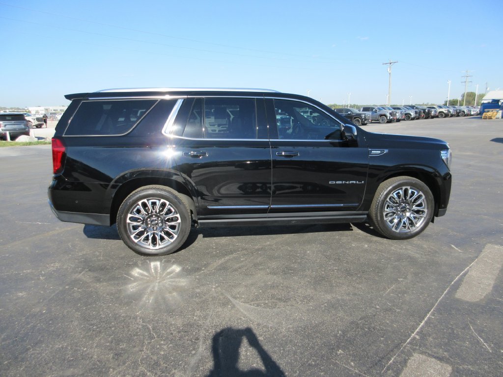 Certified 2024 GMC Yukon Denali Ultimate AWD/4WD image 5