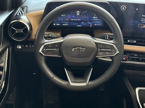 Used 2025 Chevrolet Equinox ACTIV AWD/4WD image 18