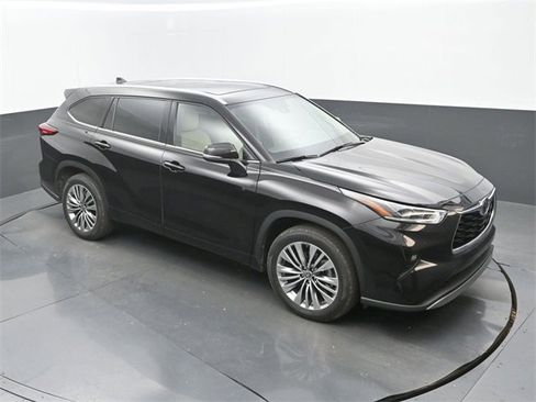 Used 2021 Toyota Highlander Platinum image 13