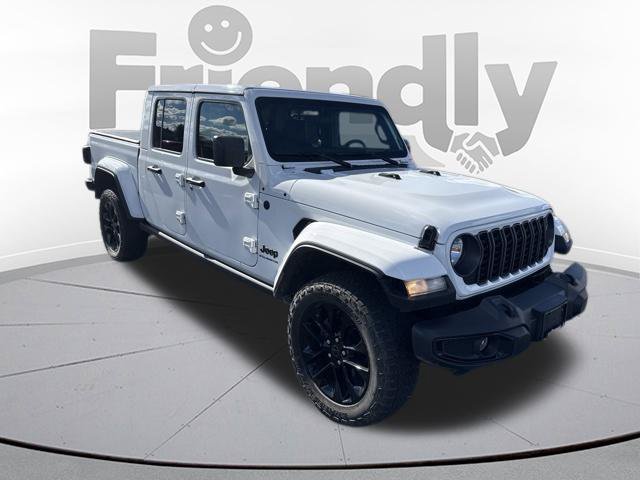 Used 2024 Jeep Gladiator Sport AWD/4WD image 7