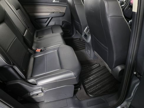 Used 2022 Volkswagen Atlas SE w/ Black Wheel Package image 23