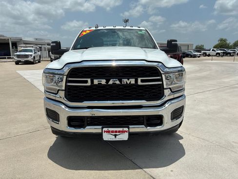 Used 2024 RAM 3500 Tradesman w/ Chrome Appearance Group AWD/4WD image 2