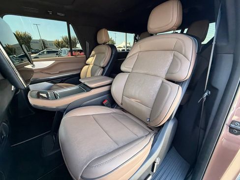 Used 2025 Lincoln Navigator L Black Label AWD/4WD image 15