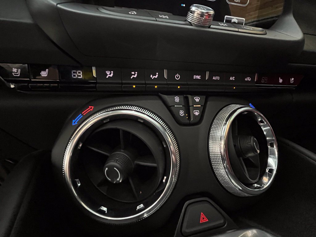 Used 2016 Chevrolet Camaro SS RWD image 40