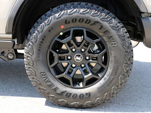 New 2026 Ford Bronco Badlands AWD/4WD image 9