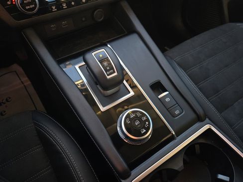 Used 2022 Mitsubishi Outlander SE image 25