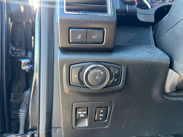 Used 2020 Ford Expedition Limited w/ Equipment Group 303A AWD/4WD image 16