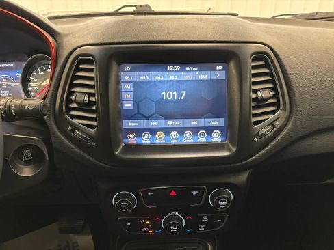 Used 2019 Jeep Compass Trailhawk w/ Cold Weather Group AWD/4WD image 38