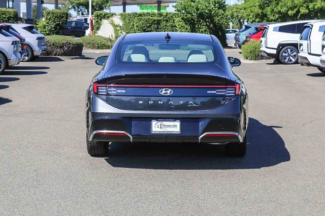 New 2026 Hyundai Sonata SEL FWD image 4