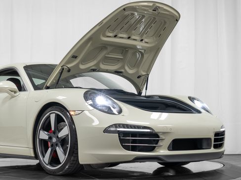 Certified 2014 Porsche 911 50th Anniversary Edition RWD image 12