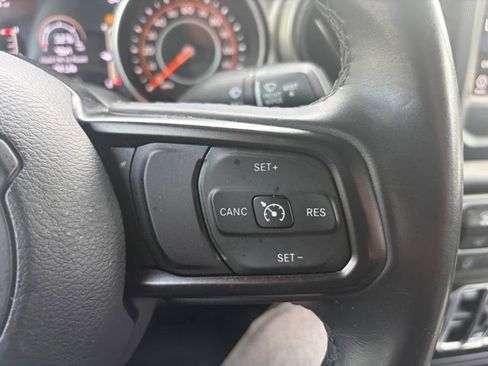 Used 2018 Jeep Wrangler Unlimited Sport S AWD/4WD image 33