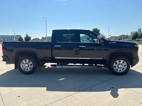 Used 2024 Chevrolet Silverado 2500 High Country w/ Technology Package AWD/4WD image 43