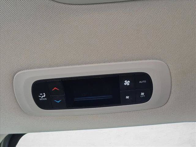 Used 2020 Chrysler Pacifica Touring-L FWD image 17