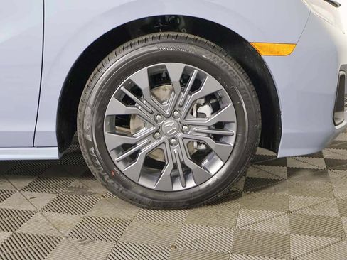 New 2026 Honda Odyssey Touring image 11