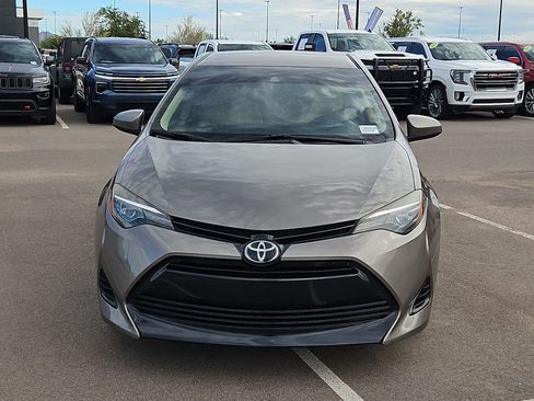 Used 2018 Toyota Corolla LE w/ Carpet Mat Package (TMS) FWD image 8