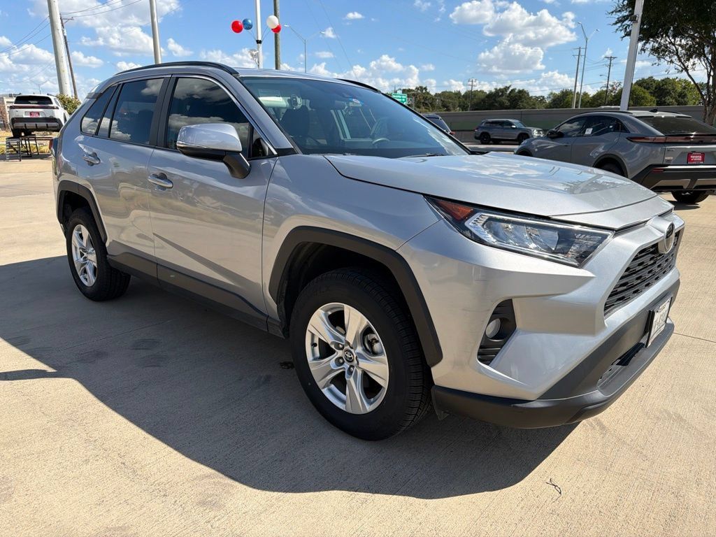 Used 2020 Toyota RAV4 XLE w/ Convenience Package FWD image 9