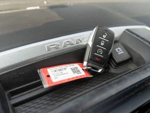 Used 2023 RAM 1500 Big Horn AWD/4WD image 30