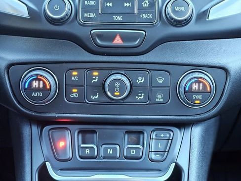 Used 2018 GMC Terrain SLT w/ Preferred Package image 24