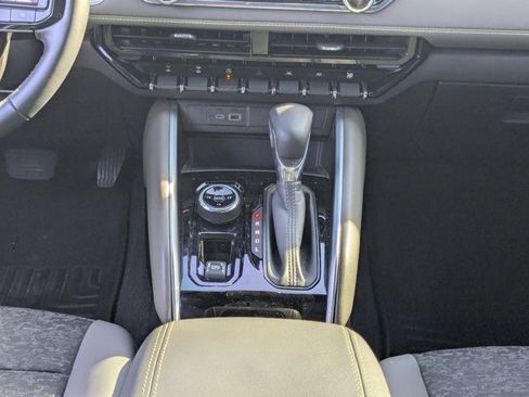 Used 2024 Chevrolet Colorado ZR2 w/ Technology Package image 20