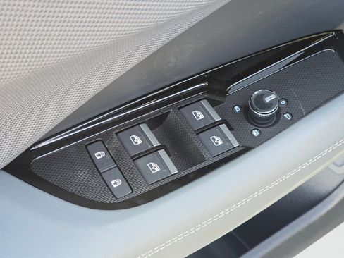 New 2026 Audi Q3 quattro 2.0T AWD/4WD image 36