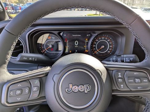 New 2026 Jeep Wrangler Unlimited Rubicon image 12