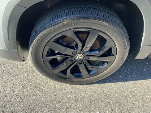 Used 2022 Volkswagen Taos SE w/ IQ.Drive SE Package image 33