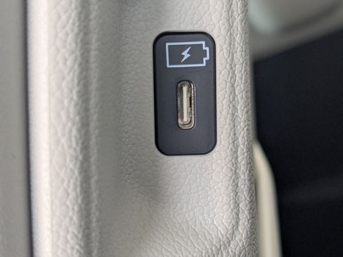 Certified 2025 Kia Sorento S w/ Panoramic Sunroof Package image 21