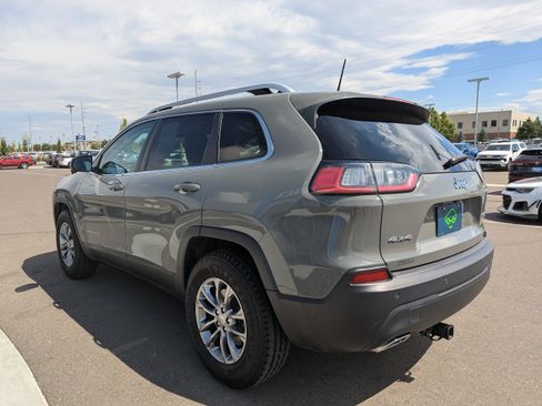 Used 2019 Jeep Cherokee Latitude Plus w/ Cold Weather Group AWD/4WD image 32