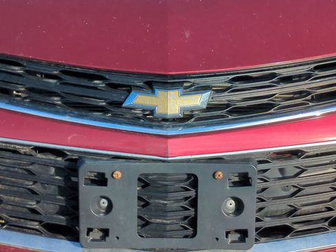 Used 2017 Chevrolet Cruze LT w/ Sun And Sound Package FWD image 11